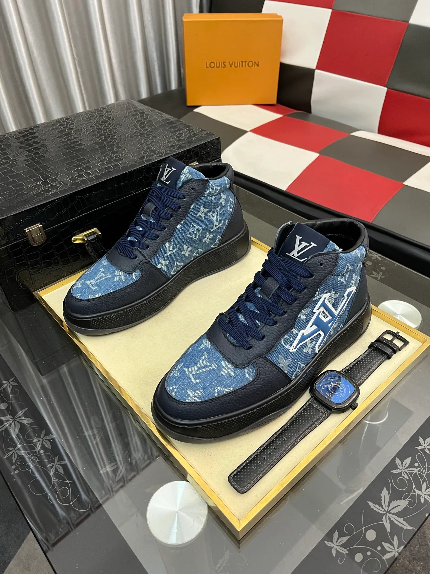 Ex-factory price: 438⌚️⌚️[LOUIS VUITTON] Same style as Louis Vuitton* official website 🚹Men's high-top casual shoes❤️Same style as popular celebrities and big names ~ Best-selling at home and abroad Lv focuses on the checkerboard series...Imported first-layer cowhide with special fabric ➕Full cotton, code number: 38-443️⃣Colors available